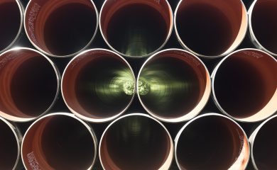 Gestapelte Leitungsrohre